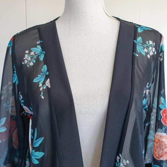 Black Floral Kimono - Picture 2 of 7